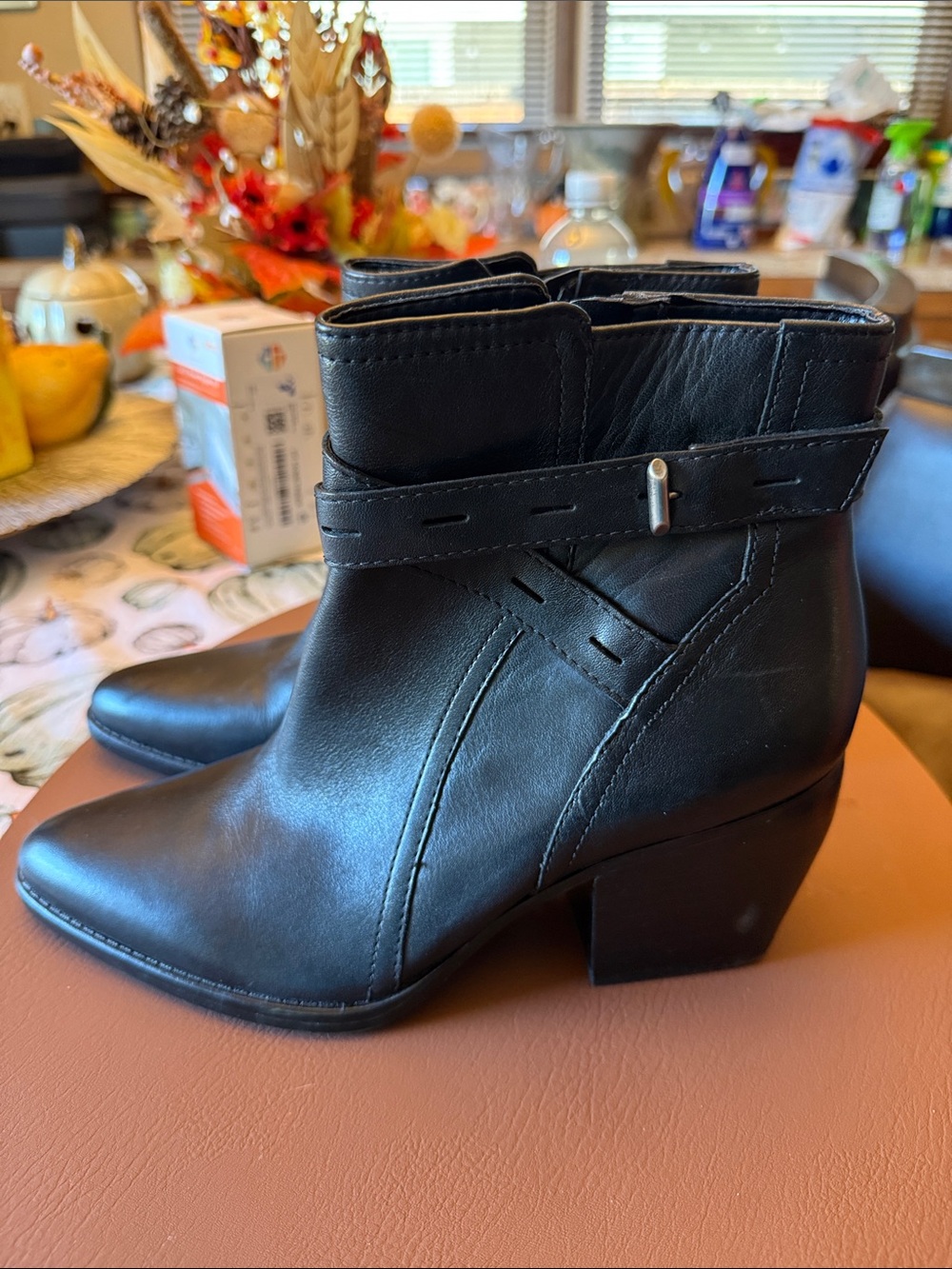Naturalizer Women's Black Ankle Boots - Sleek Leather Heel size 9 - NWOT